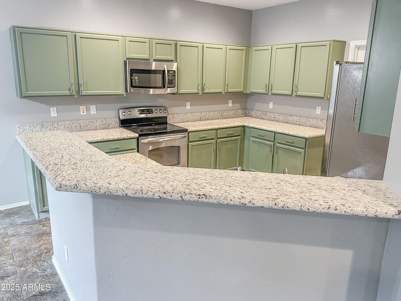 1426 81st Dr, Phoenix, AZ 85043