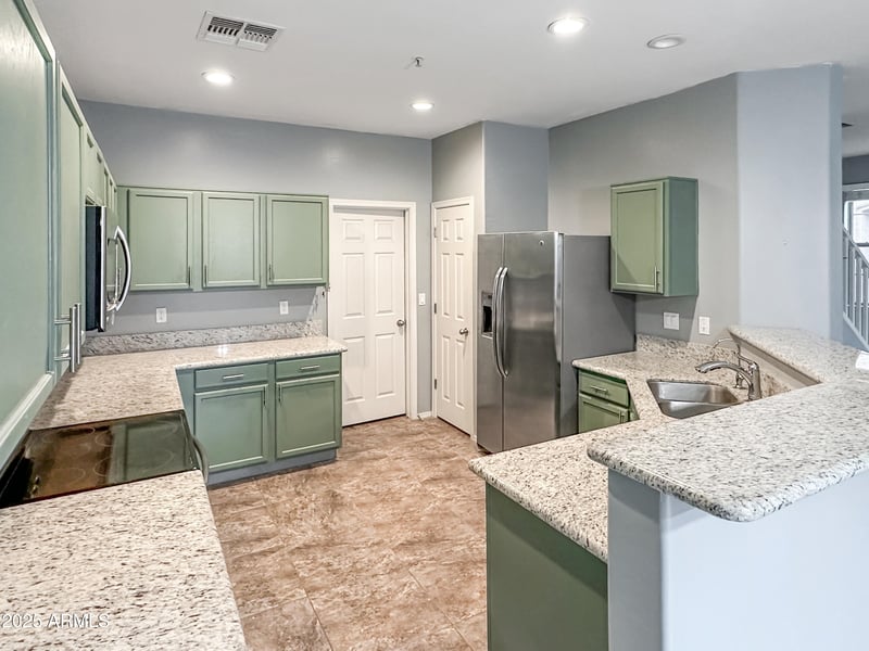 1426 81st Dr, Phoenix, AZ 85043