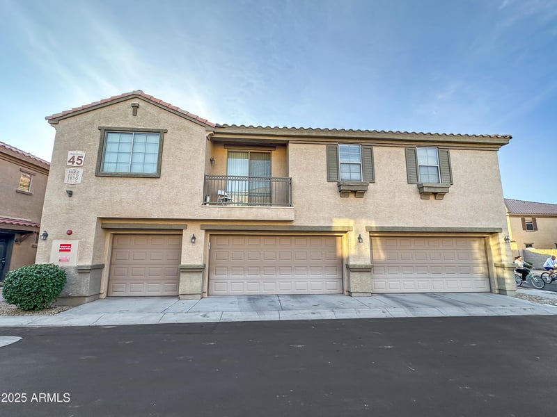 1426 81st Dr, Phoenix, AZ 85043