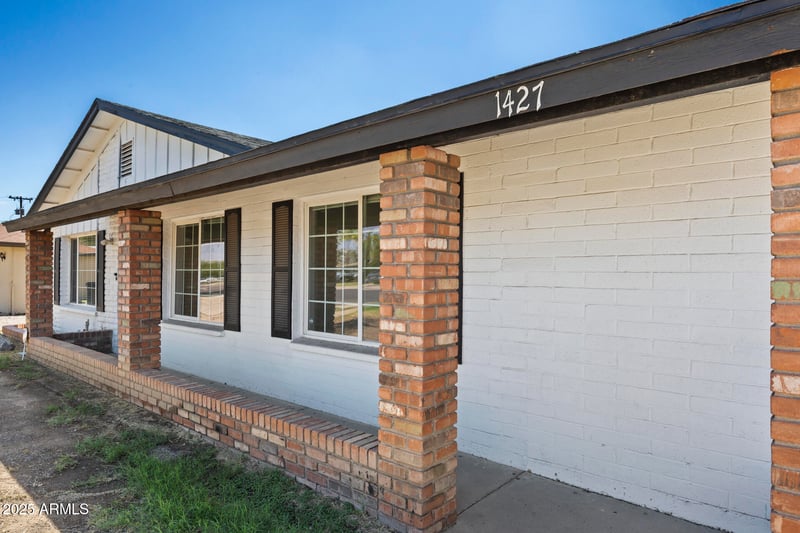 1427 Anderson Dr, Phoenix, AZ 85023