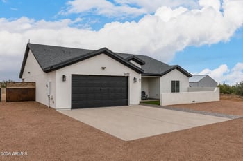 1427 Whiteley St, Apache Junction, AZ 85119