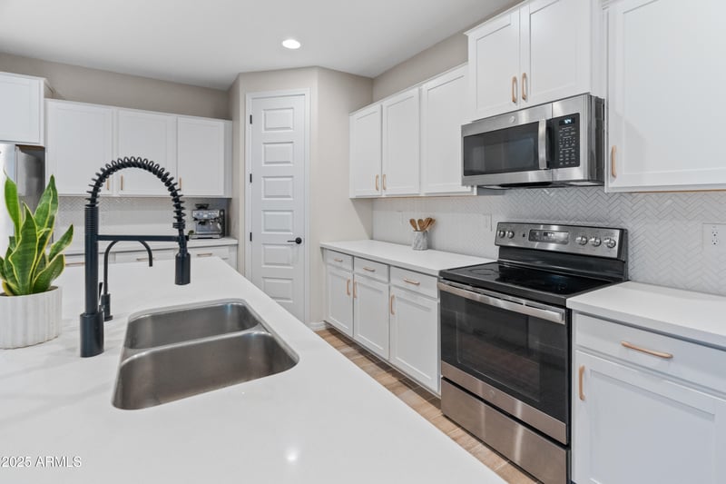 14274 Sand Hills Rd, Surprise, AZ 85387