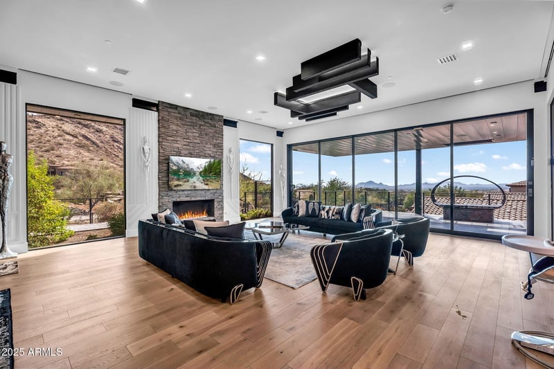 14296 Kalil Dr, Scottsdale, AZ 85259