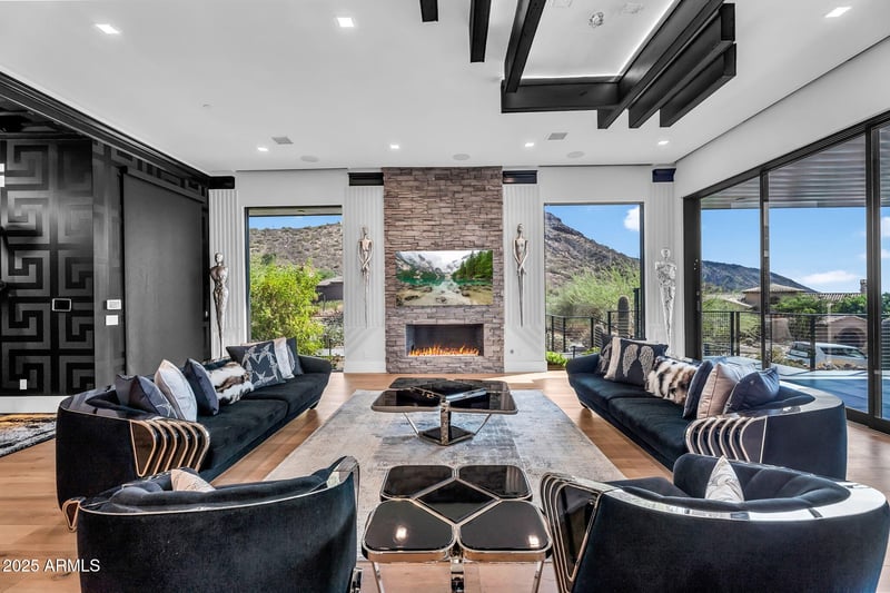14296 Kalil Dr, Scottsdale, AZ 85259