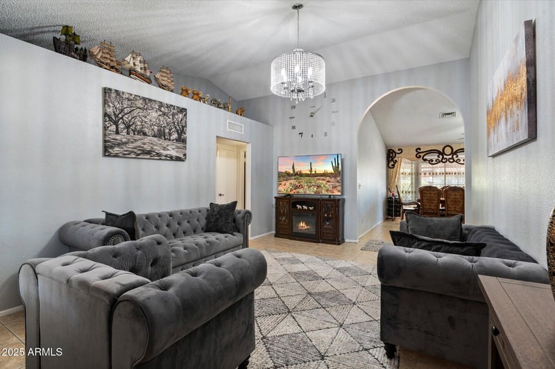 143 Michelle Dr, Phoenix, AZ 85023