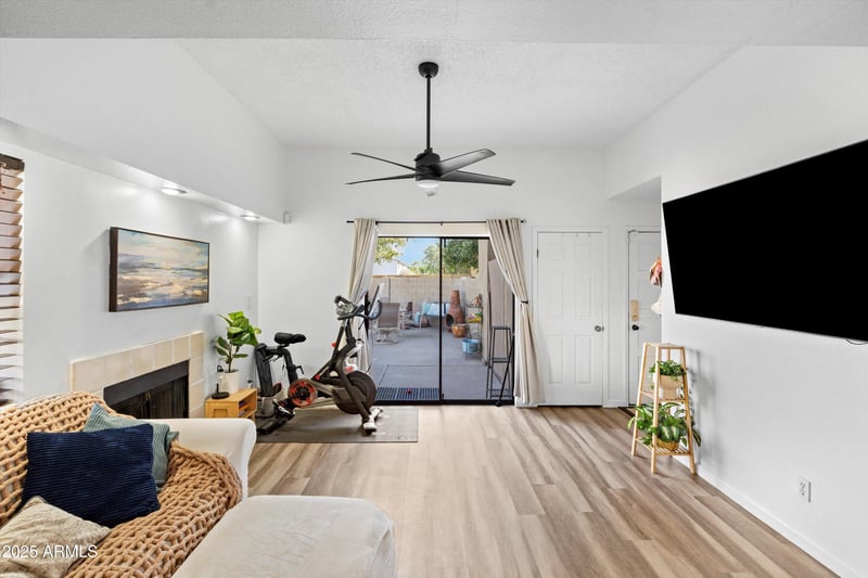 1430 La Jolla Dr, Tempe, AZ 85282