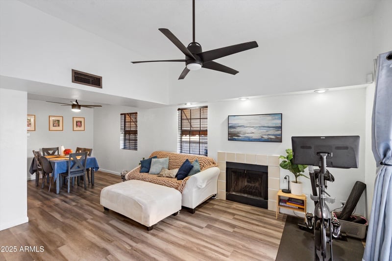 1430 La Jolla Dr, Tempe, AZ 85282