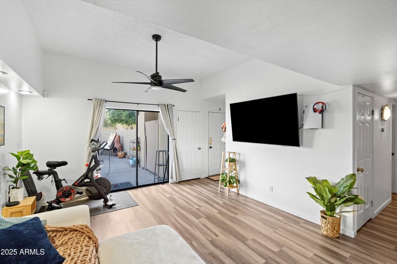 1430 La Jolla Dr, Tempe, AZ 85282