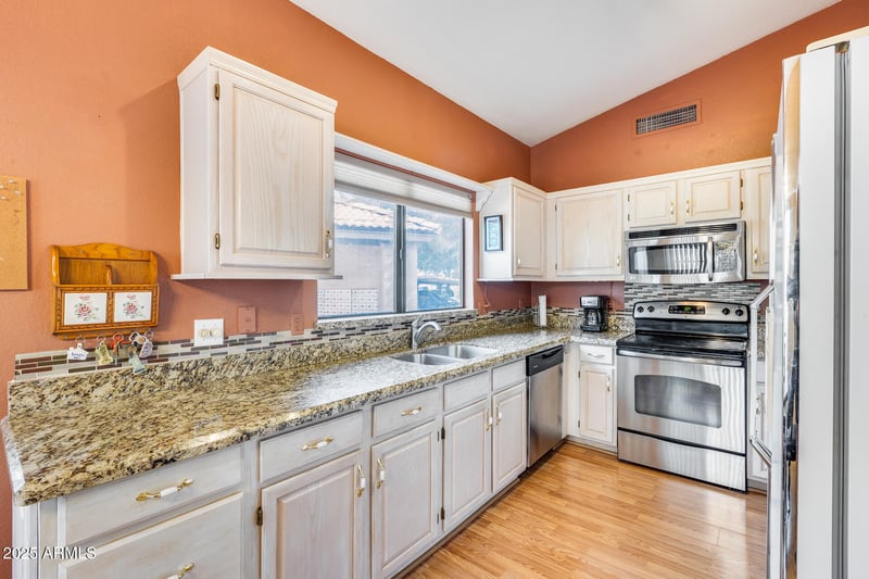 14300 Bell Rd #381, Surprise, AZ 85374