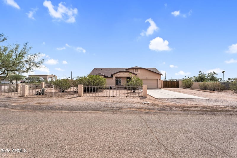 1431 Greasewood St, Apache Junction, AZ 85120