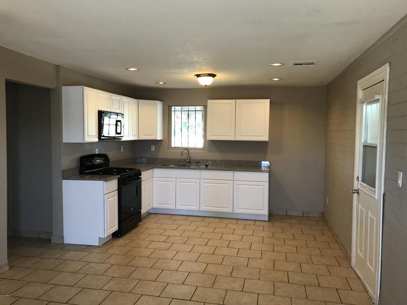 1432 E Chambers St, Phoenix, AZ 85040