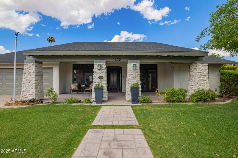 1432 E Indigo Cir, Mesa, AZ 85203