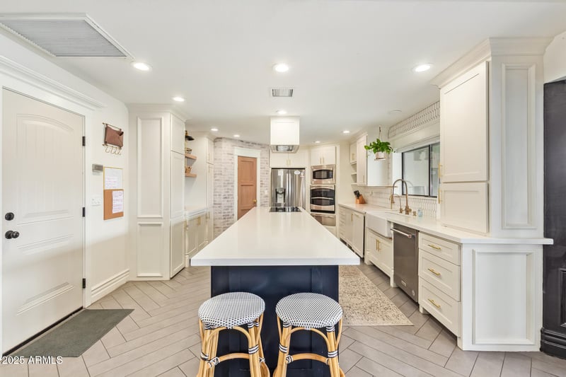 1432 Indigo Cir, Mesa, AZ 85203
