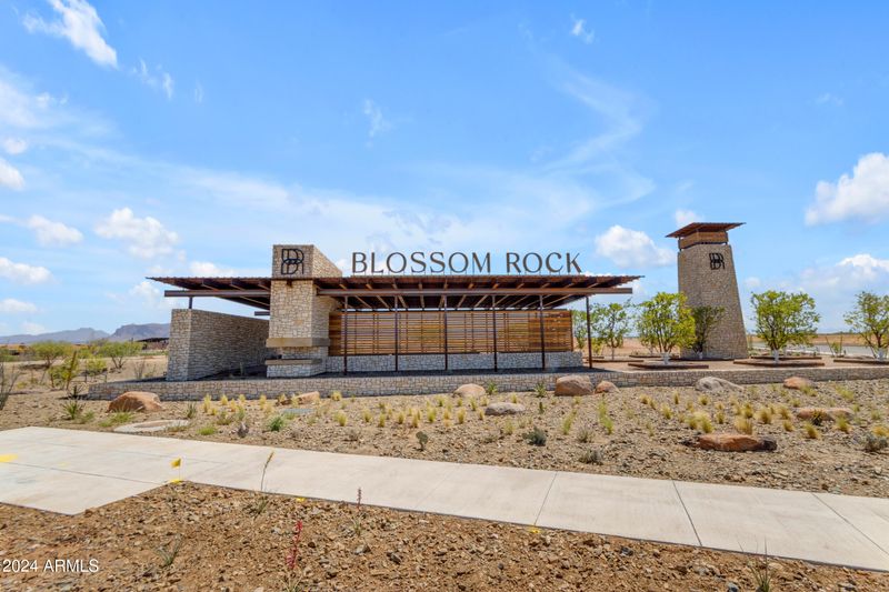1433 W Ridge Rd, Apache Junction, AZ 85120