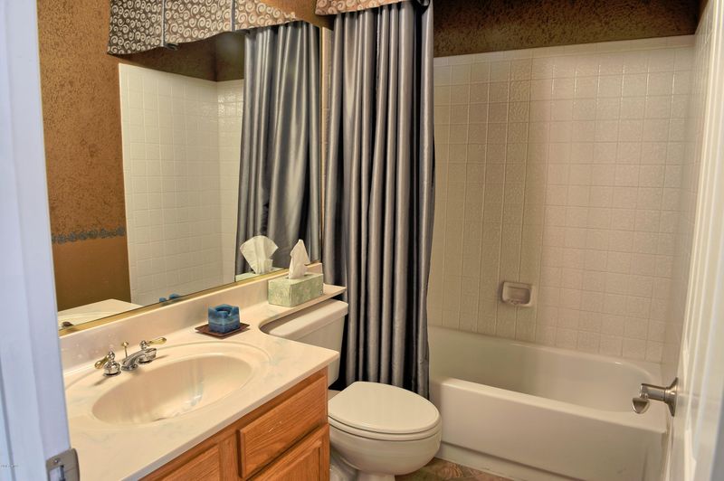 1434 E Saltsage Dr, Phoenix, AZ 85048