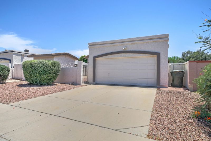 1435 E Kristal Way, Phoenix, AZ 85024
