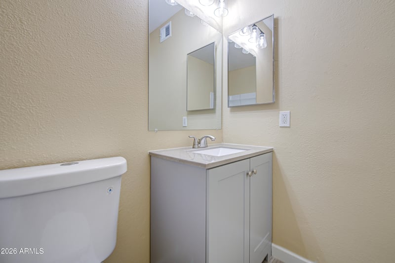 1435 Date --, Mesa, AZ 85210