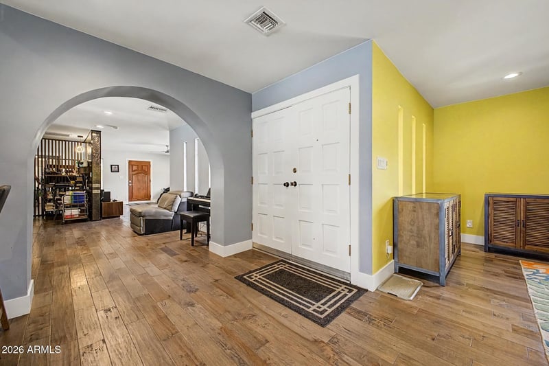 14350 N Medinan Dr, Phoenix, AZ 85022