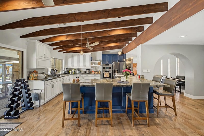 14350 N Medinan Dr, Phoenix, AZ 85022