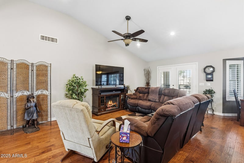 14358 Kiowa Trl, Surprise, AZ 85374