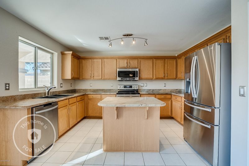 1437 E Poncho Ln, San Tan Valley, AZ 85143