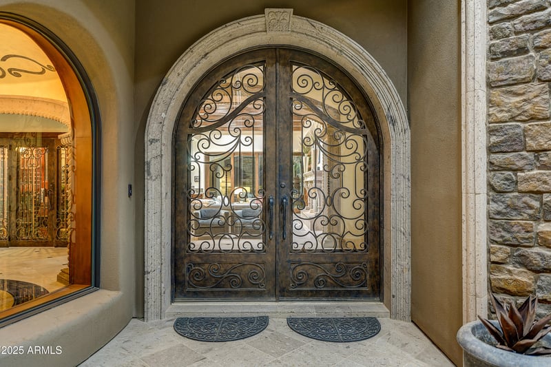 14371 Kalil Dr, Scottsdale, AZ 85259