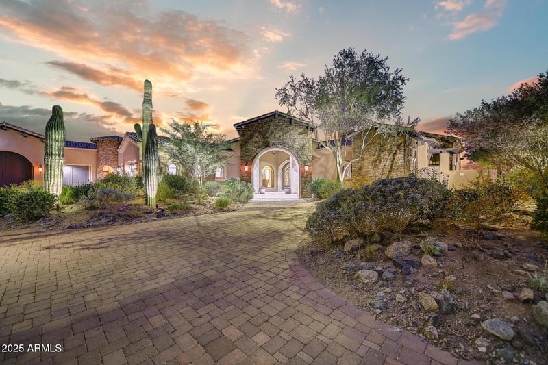 14371 Kalil Dr, Scottsdale, AZ 85259