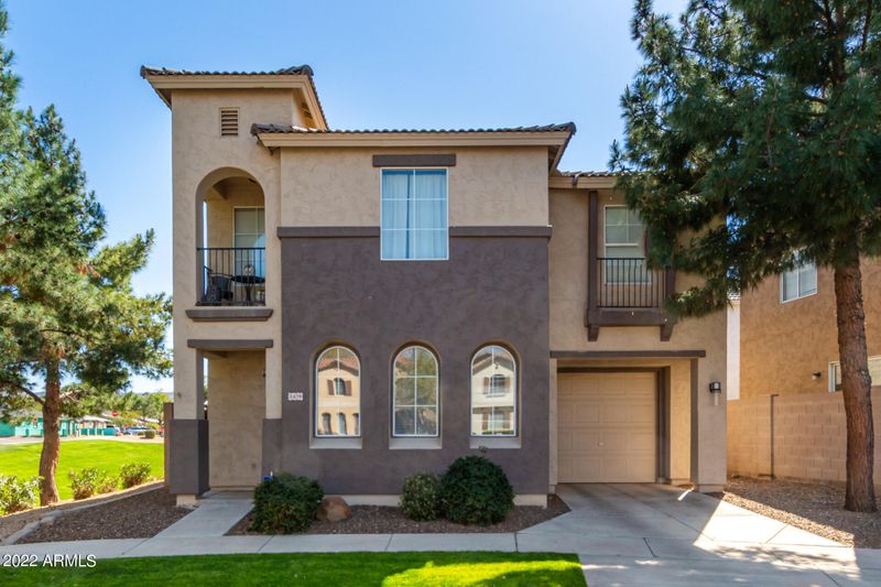 1439 E Mobile Ln, Phoenix, AZ 85040