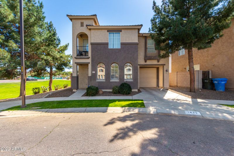 1439 E Mobile Ln, Phoenix, AZ 85040