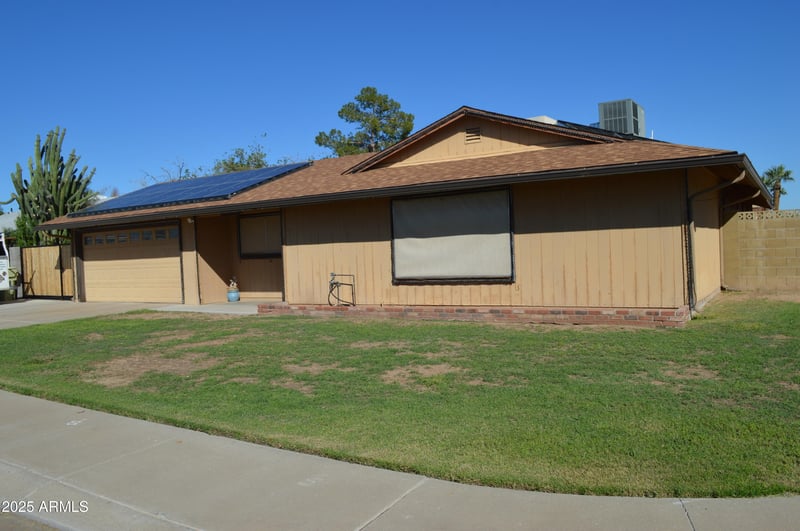 14401 52nd Ln, Glendale, AZ 85306