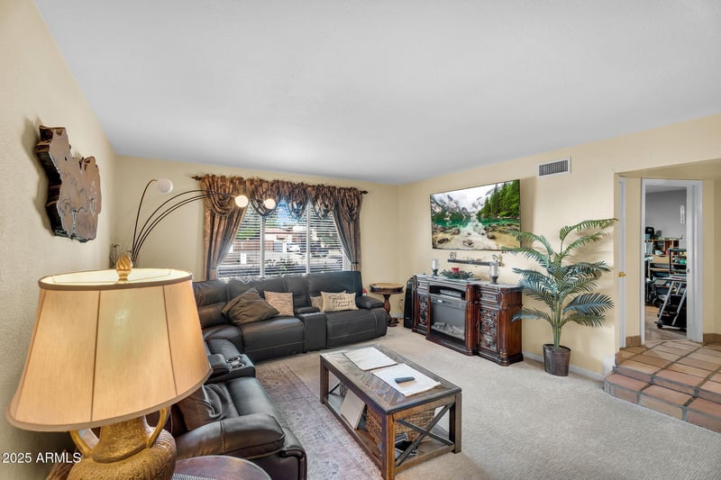 14402 Coral Gables Dr, Phoenix, AZ 85023