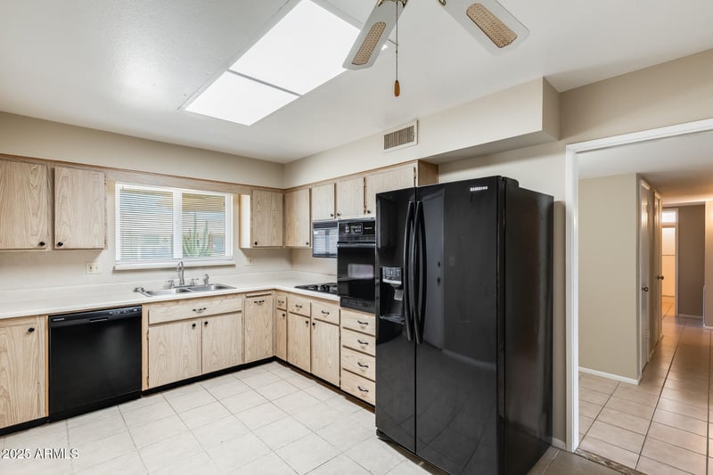 14409 Mcphee Dr, Sun City, AZ 85351