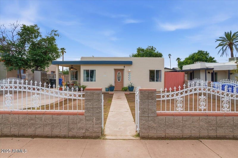 1441 Diamond St, Phoenix, AZ 85006