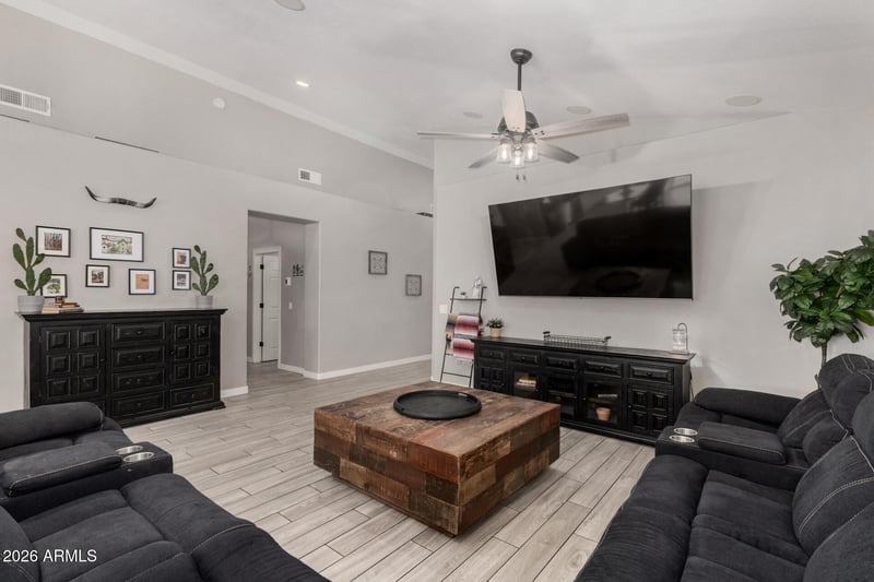1441 Glenhaven Dr, Phoenix, AZ 85048