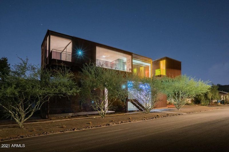 1441 E Sunnyside Dr, Phoenix, AZ 85020