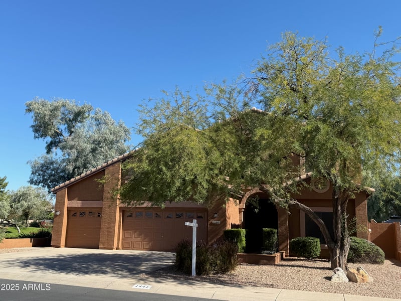1441 La Arboleta Dr, Gilbert, AZ 85296
