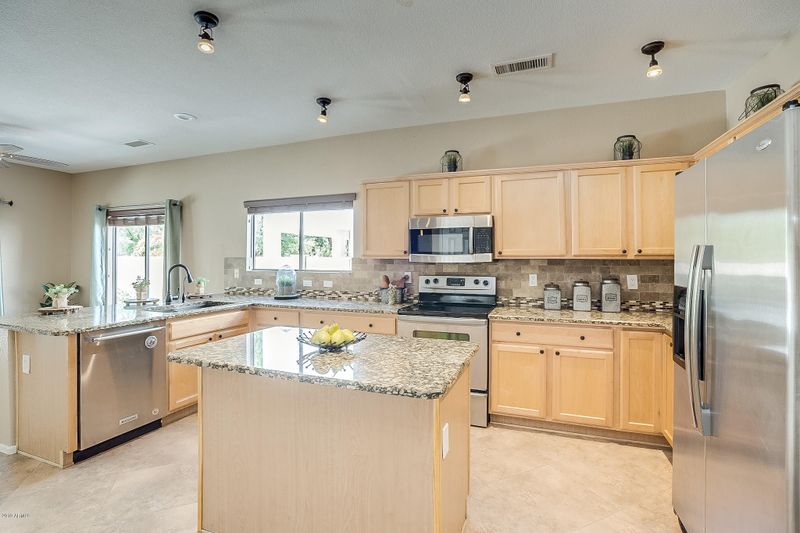 1442 S Apache Dr, Chandler, AZ 85286