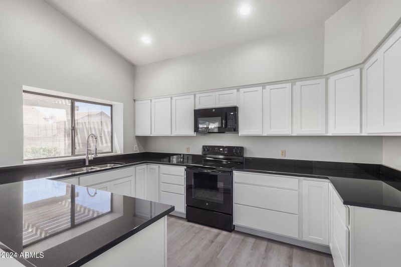 14420 S 43rd St, Phoenix, AZ 85044