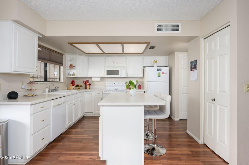 14426 58th Dr, Glendale, AZ 85306