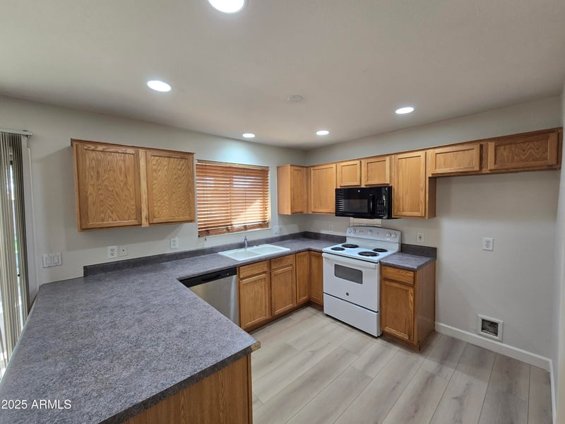 1443 14th Ave, Apache Junction, AZ 85120