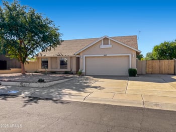 1443 Wickieup Ln, Phoenix, AZ 85024