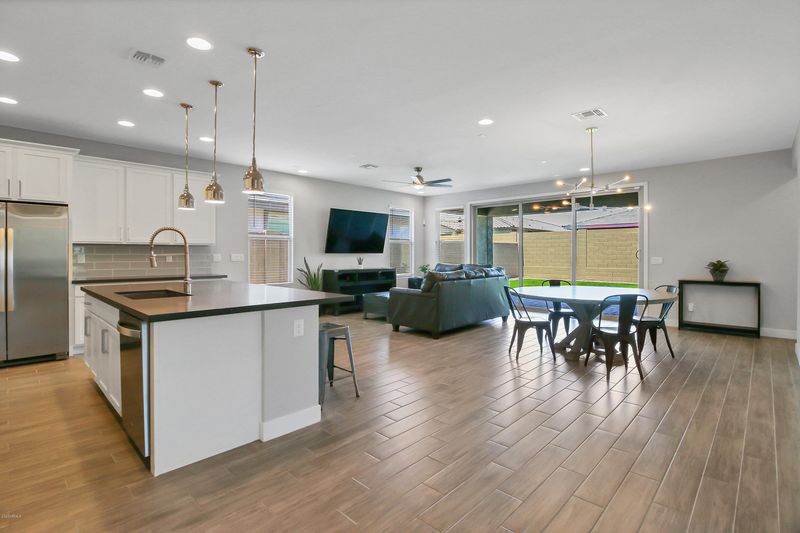 14432 W Bloomfield Rd, Surprise, AZ 85379