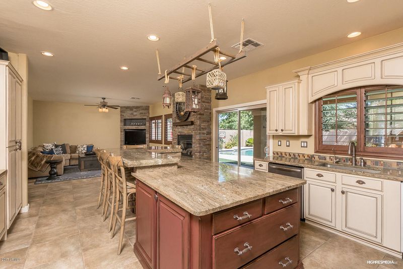 1444 E Bridgeport Pw, Gilbert, AZ 85295
