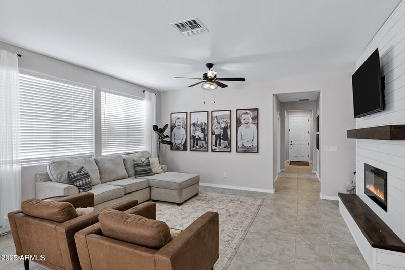 14442 Cottontail Ln, Surprise, AZ 85387