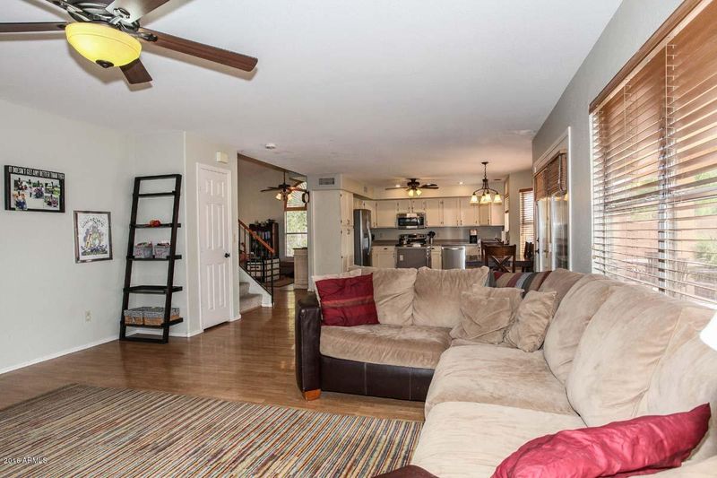 1445 E Windsong Dr, Phoenix, AZ 85048