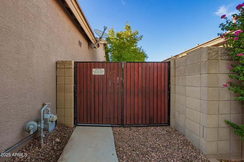 14450 Evans Dr, Surprise, AZ 85379