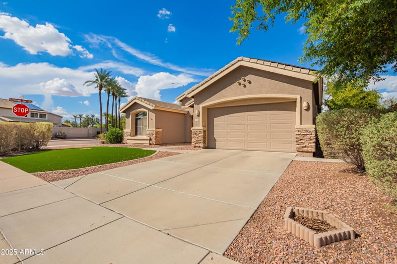 14450 Evans Dr, Surprise, AZ 85379