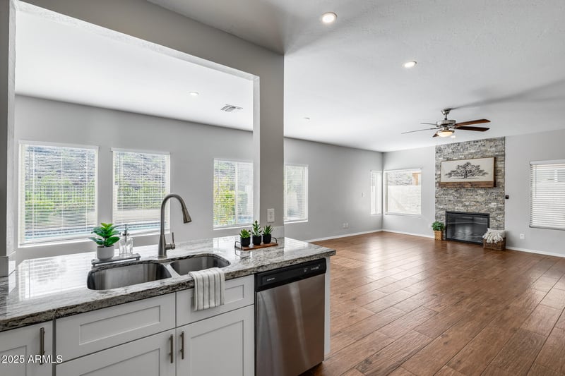 14452 40th St, Phoenix, AZ 85044