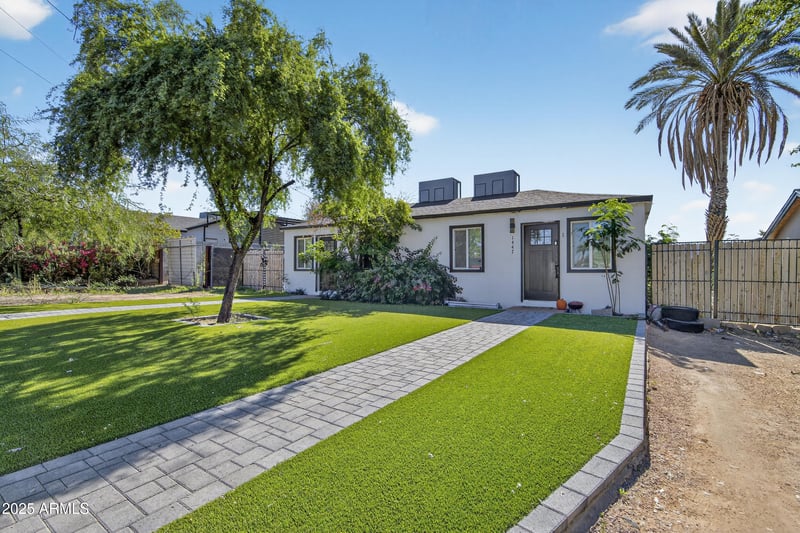 1447 Mountain View Rd, Phoenix, AZ 85020