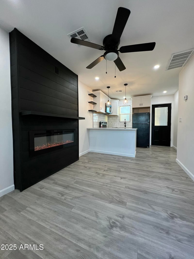 1447 Mountain View Rd, Phoenix, AZ 85020